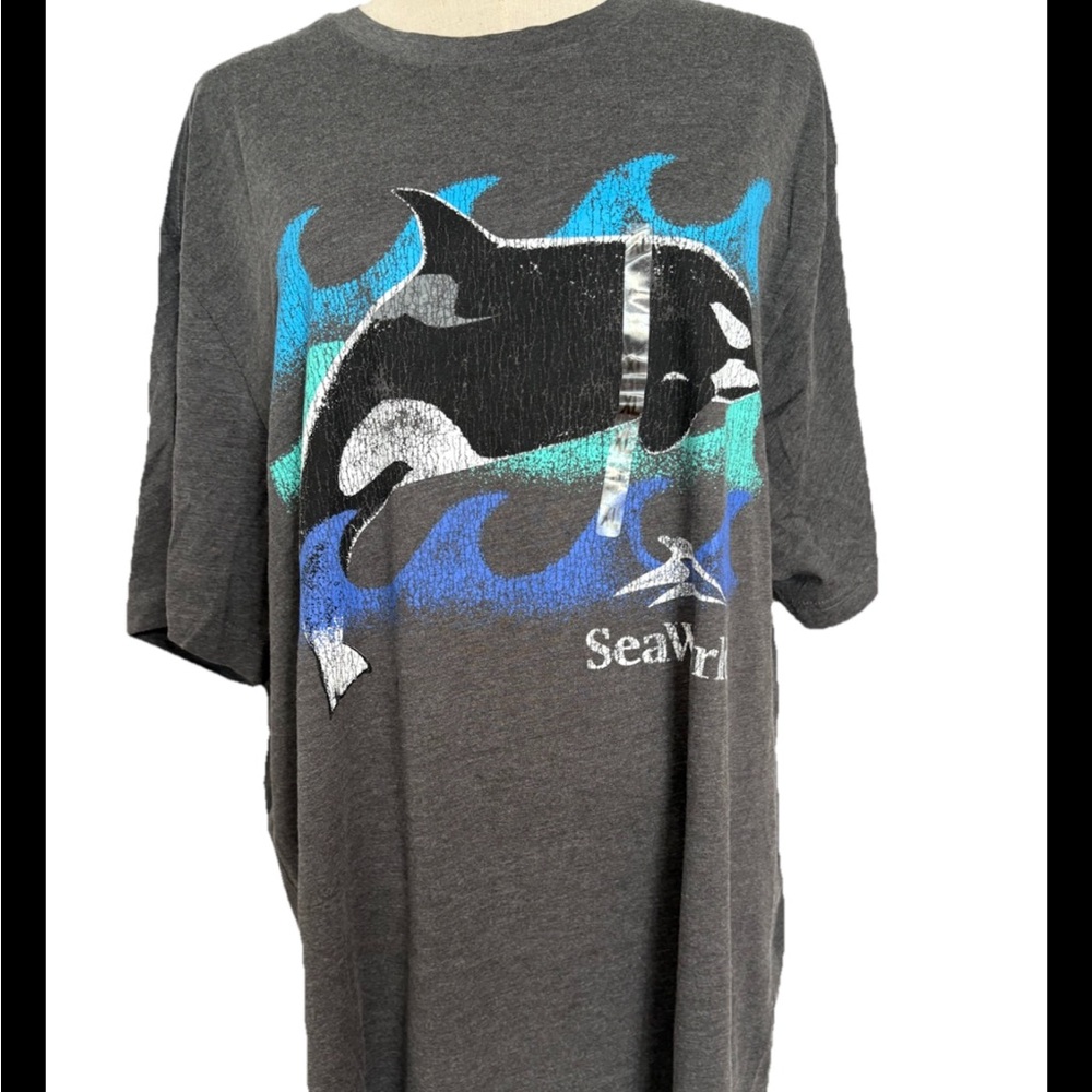 SeaWorld Shirt Mens X-Large Grey Lightning Print Shamu Killer Whale Graphic